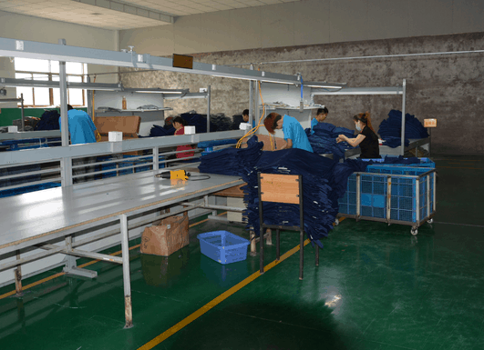 夏季體恤團(tuán)體服的選擇與搭配